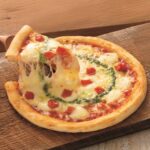 「北海道産モッツァレラチーズ使用のマルゲリータ」税込み1,380円