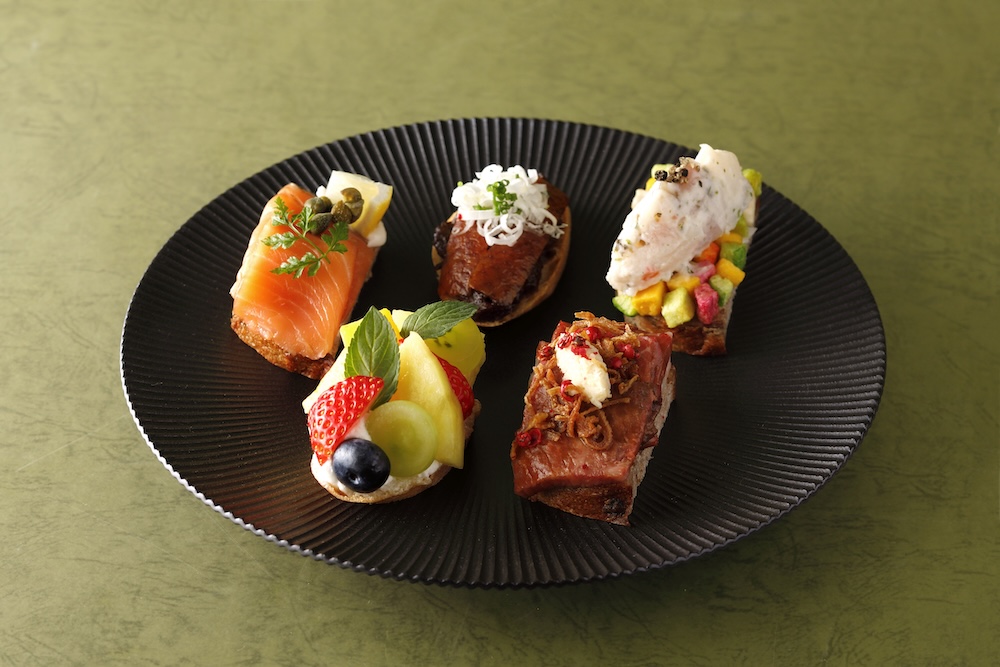平日限定「スーパーアフタヌーンティー～栗とぶどう～」イメージ