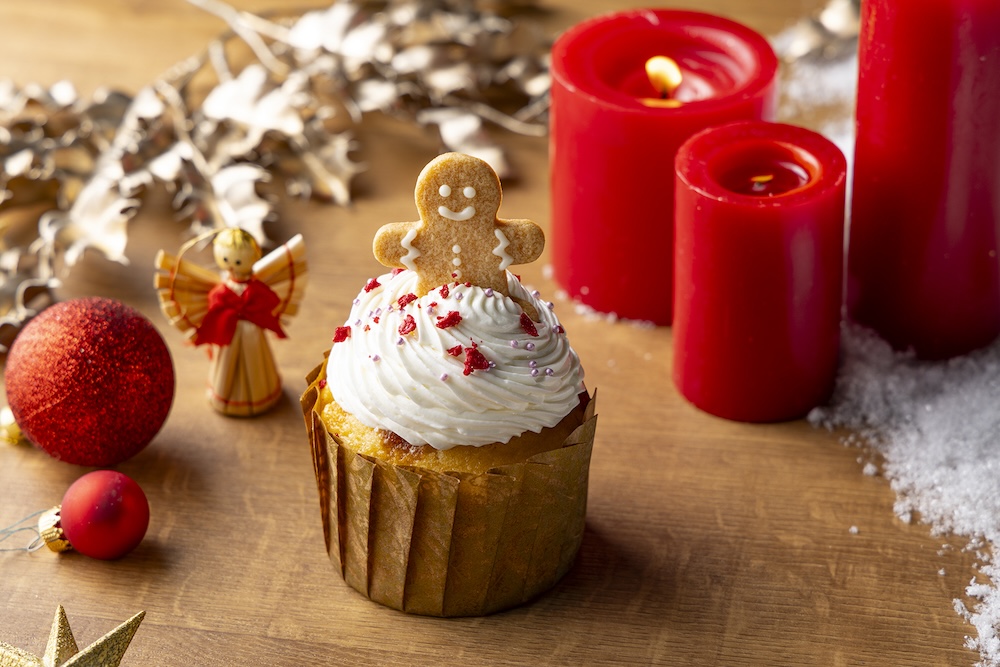 「クリスマスカップケーキ」税込み800円（別途サービス料）