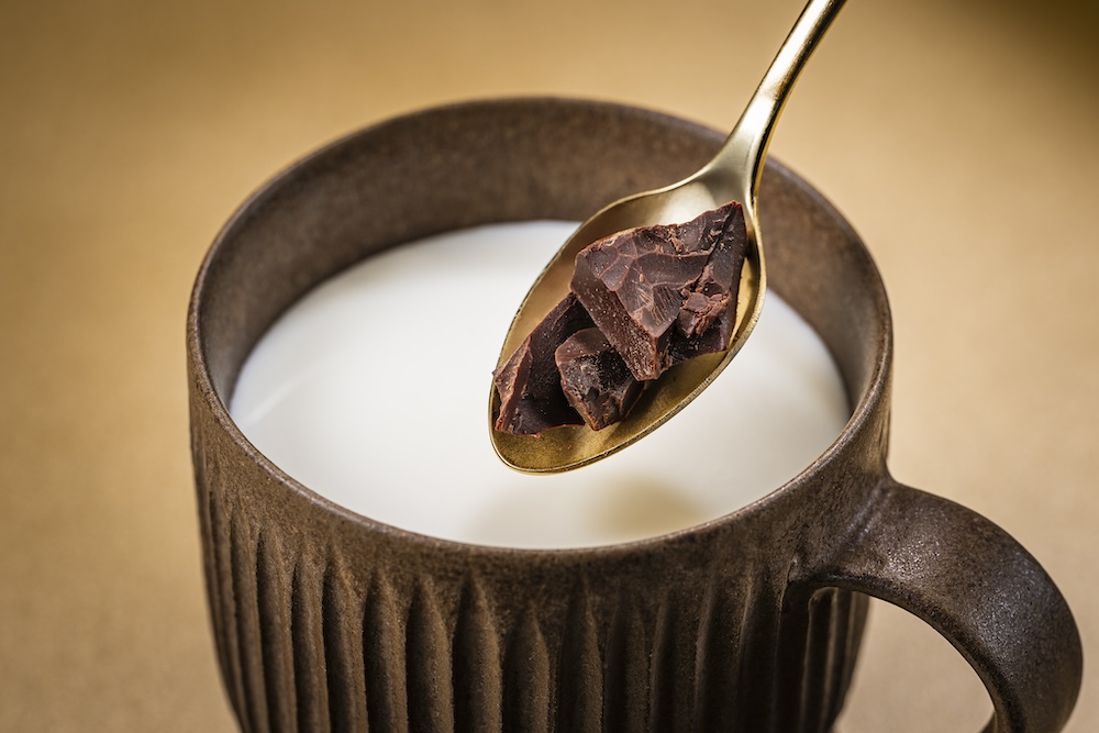 「ホワイトツリー」のチョコレートは砕いてホッとチョコレートにもおすすめ。