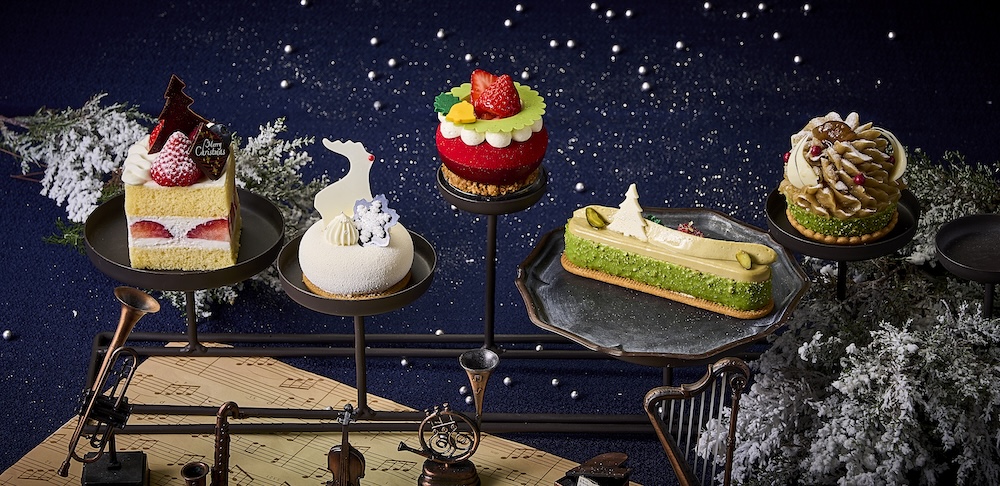 左から「クリスマスショートケーキ」税込み1,800円、「クリスタルフロスト」税込み1,200円、「ベルベットリース」税込み1,200円、「ピスタチオスレー」税込み1,200円、「栗のモンブラン」税込み1,200円