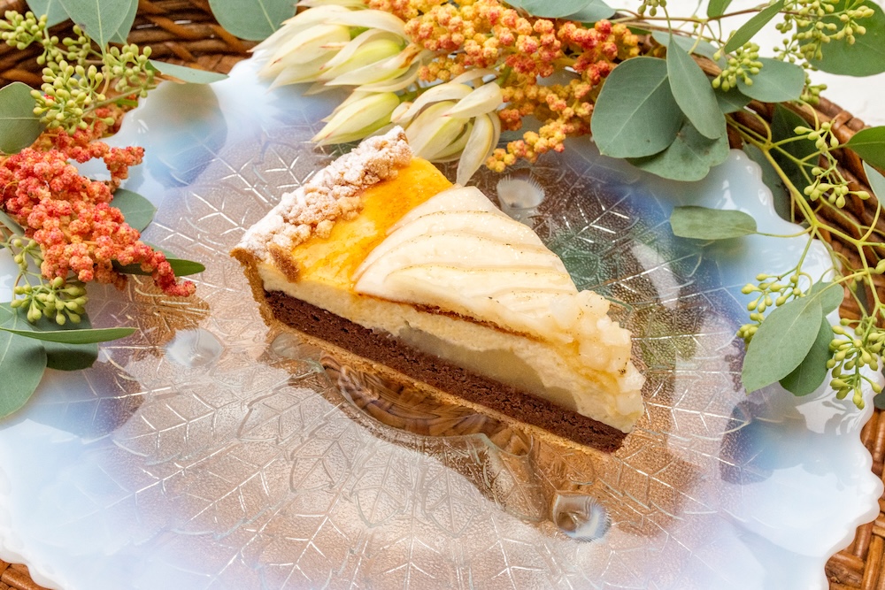 新作の「洋梨のシブーストとチョコレートのタルト」イメージ
