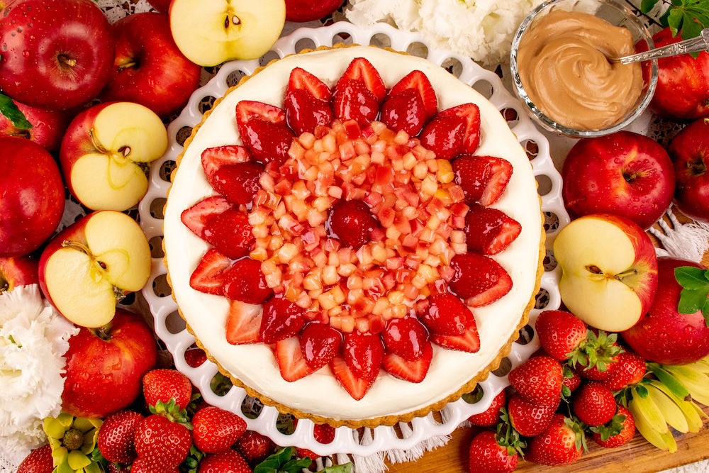 「紅玉とイチゴのタルト ～チョコレート風味～」イメージ