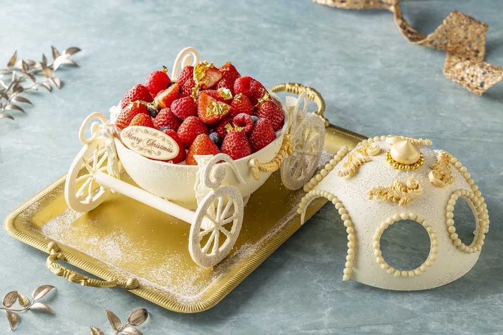 限定30台シグネチャーケーキ「苺とホワイトチョコレートの馬車ケーキ」税込み19,000円