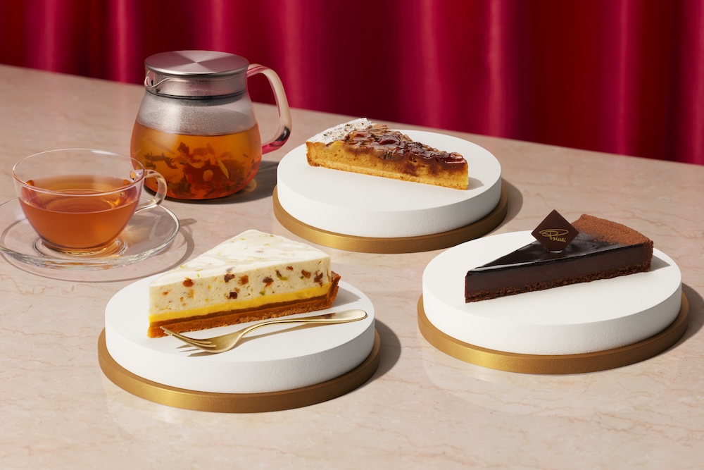 左から「トルタ トロ―ネ ミエーレ」1,031円〜、「トルタ ディ バナナ」864円〜、「プリンチーナ」864円〜