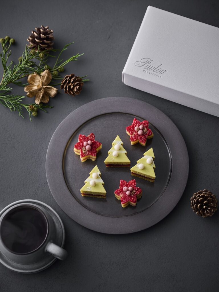 「パティスリー パブロフ」の「プティフール〜クリスマス〜」2,322円