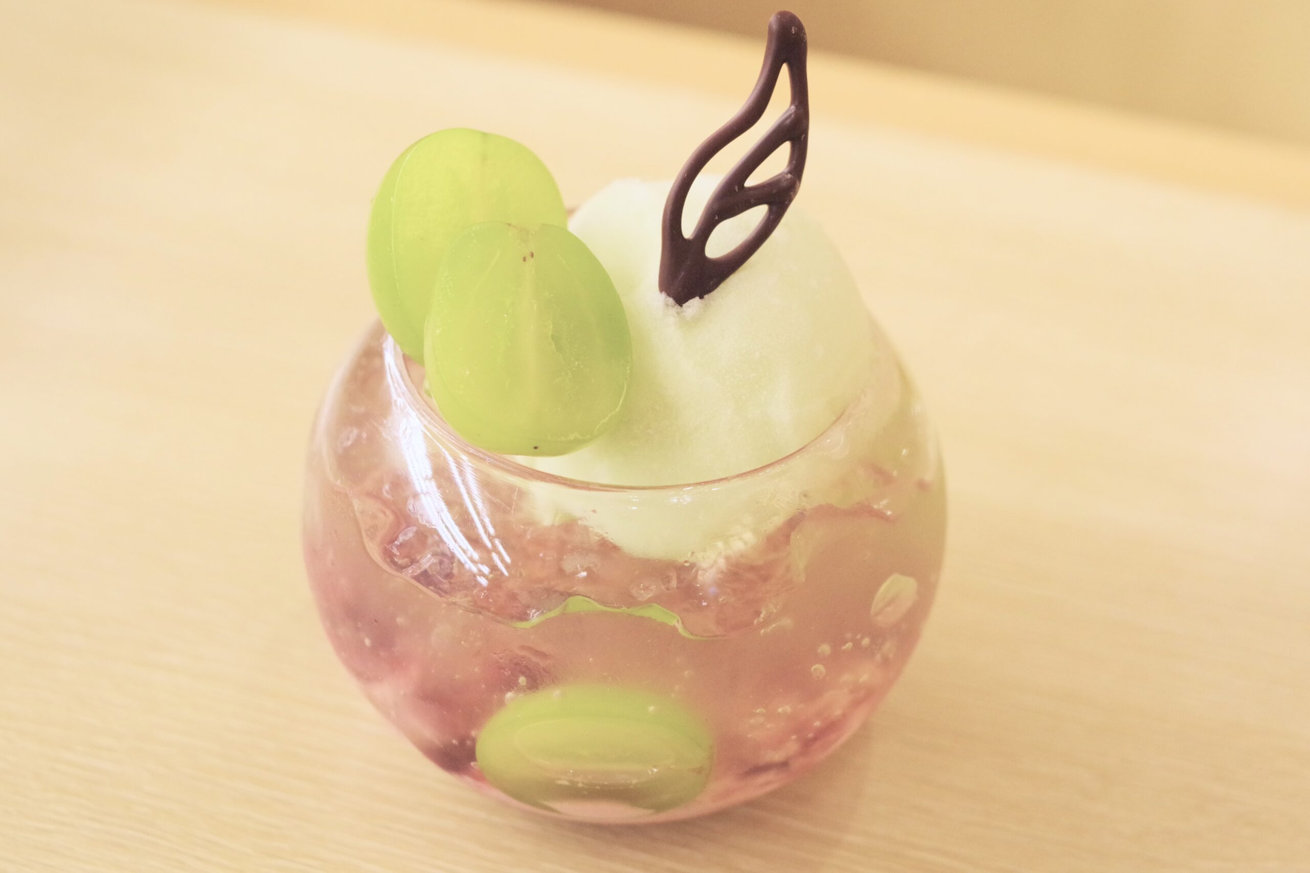 「エメラルドマスカットパフェ」税込み800円