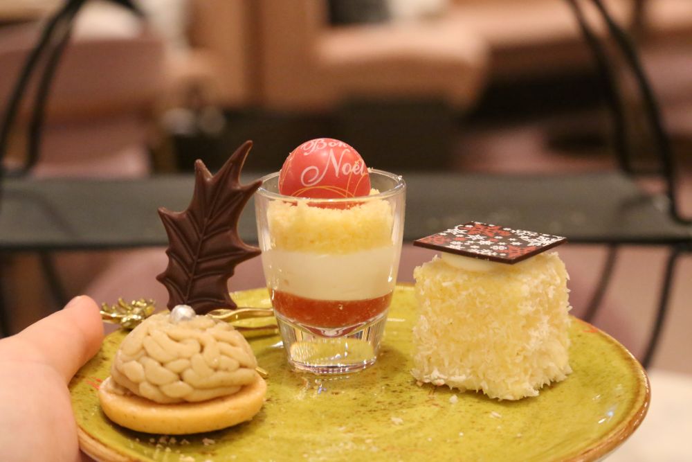 左から「モンブラン」、「ヴェリーヌ ショートケーキ」、「ホワイトチョコレート レミントン」イメージ