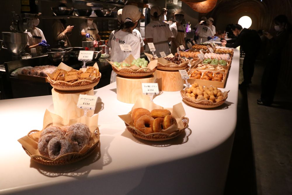 「ウィーラブドーナツ（WeLoveDonut）×TAKAGI COFFEE 神楽坂店」イメージ
