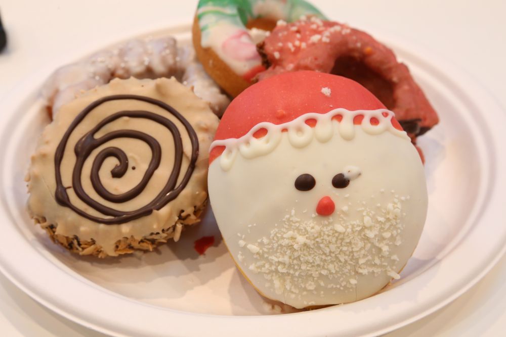 「サンタホイップ生マラサダ」税込み350円