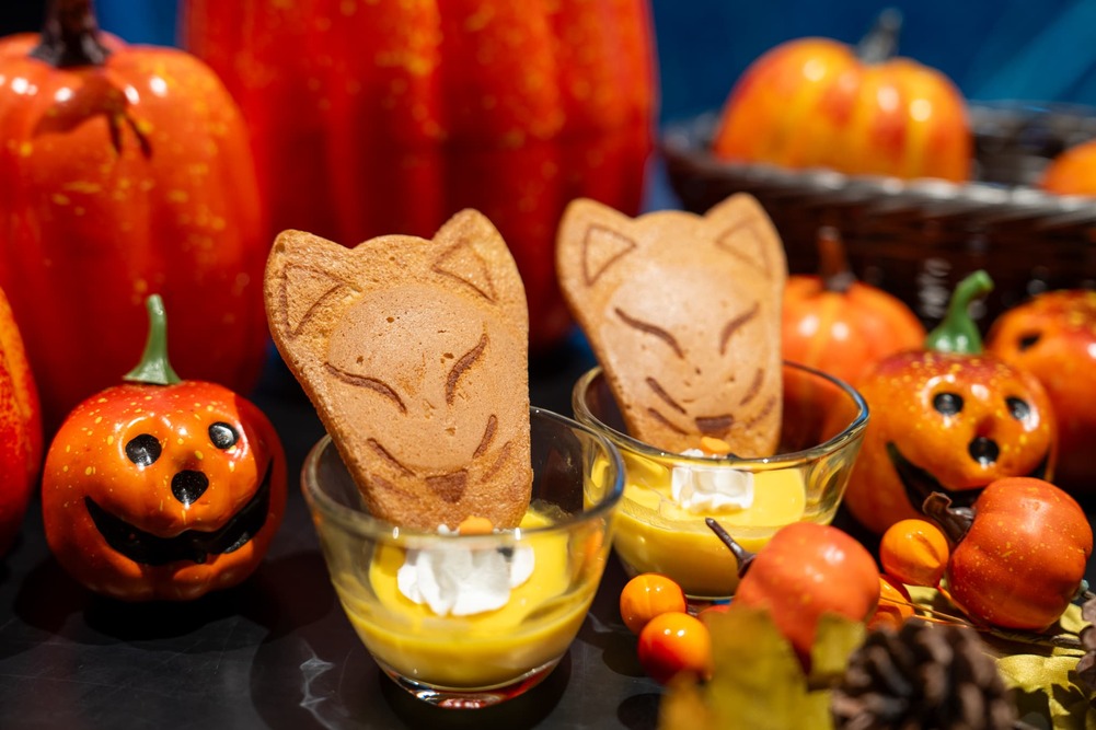 和の仮装で楽しむハロウィン 狐面絵付け体験と特製デザートを提供