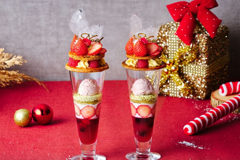 「いちごのミルフィーユクリスマスパフェ」イメージ