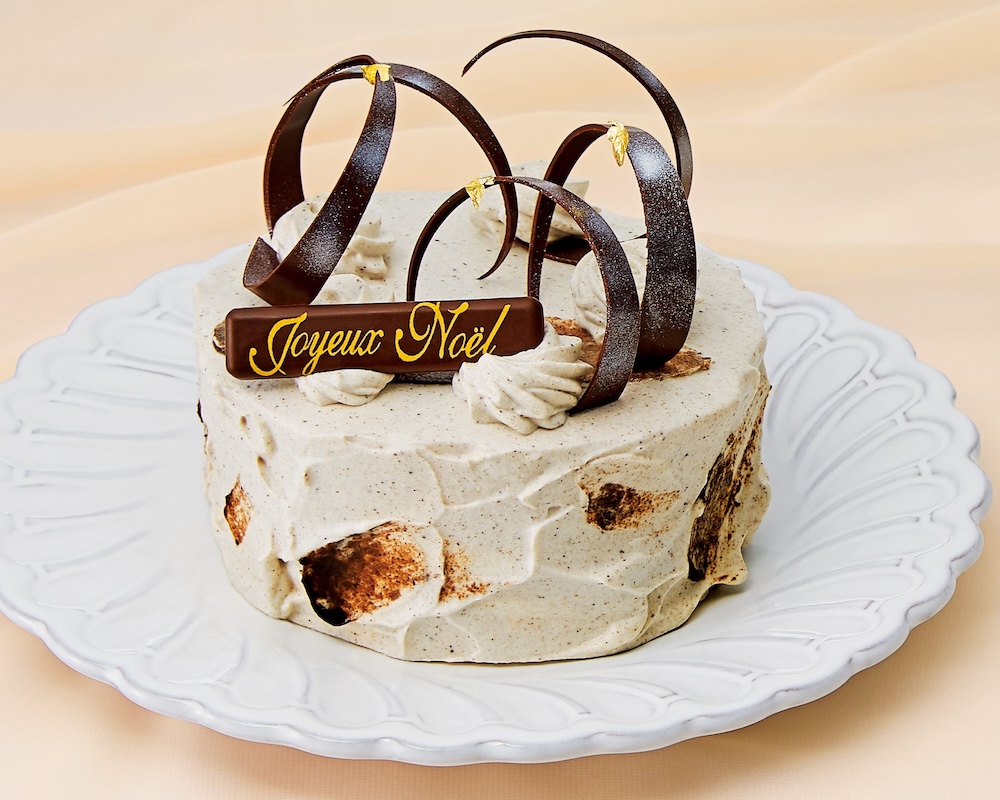 初登場する「パティスリー アントルヌー」の高島屋限定「フランス産 黒トリュフのショートケーキ」10,000円