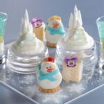 「クリスマス アフタヌーンティー~雪の女王とサンタクロースからの贈り物~」平日・税込み6,000円、土日祝日・税込み6,500円(いずれもサービス料含む)