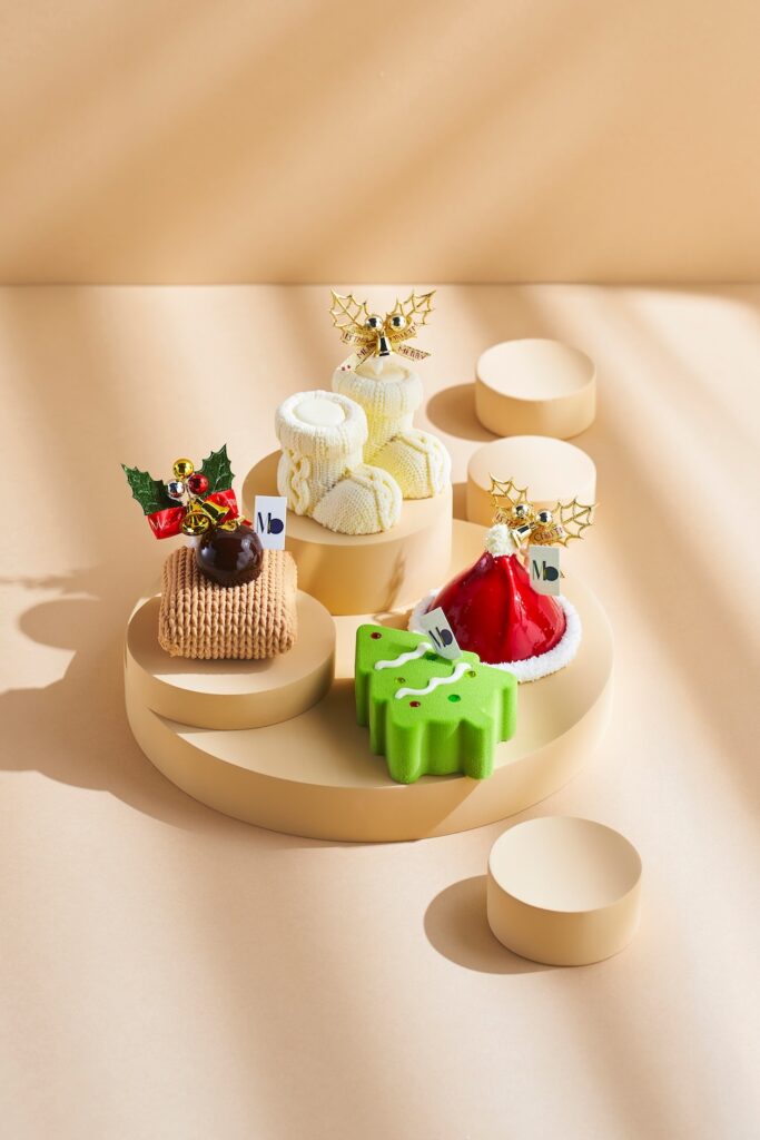 「マサヒコ オズミ パリ」の200台限定「クリスマスアソート4個セット（モンブラン ジャポネノワール、ピスタチオサパン、シュシュアールグレイ、サンタ ショコラ フランボワーズ）」4個入り・4,050円
