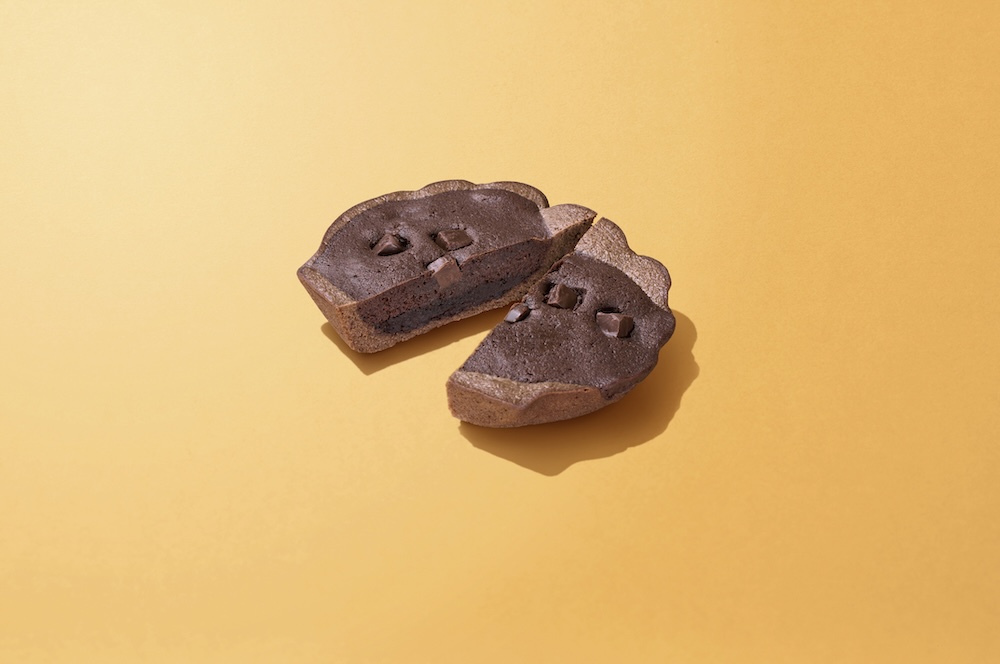 「チョコクリームinトリプルチョコマドレーヌ」税込み230円