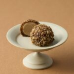 10月29日〜10月31日に販売される「とらや」の「黒香珠」1個・540円