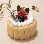 エキュート日暮里限定・予約限定・50台限定「ブルーベリークリスマスシャルロットケーキ」税込み3,800円