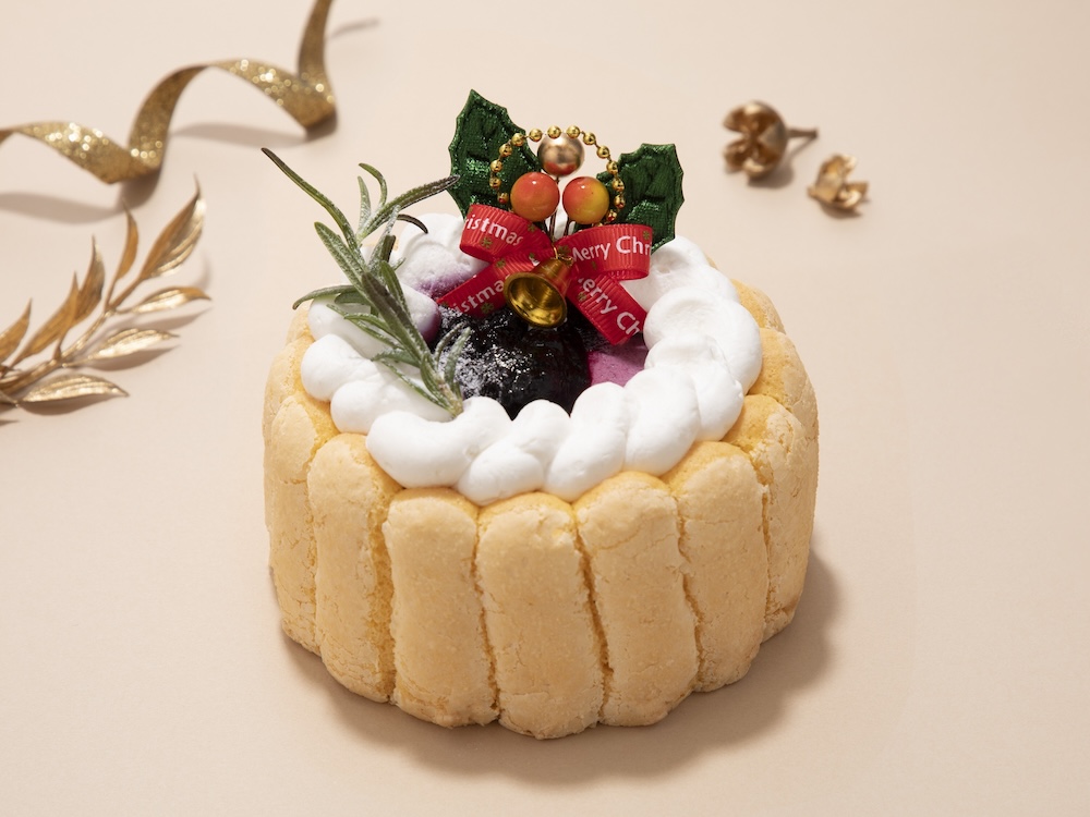 エキュート日暮里限定・予約限定・50台限定「ブルーベリークリスマスシャルロットケーキ」税込み3,800円