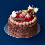 2サイズ展開する「苺が彩るクリスマス ショコラ」税込み4,200円〜