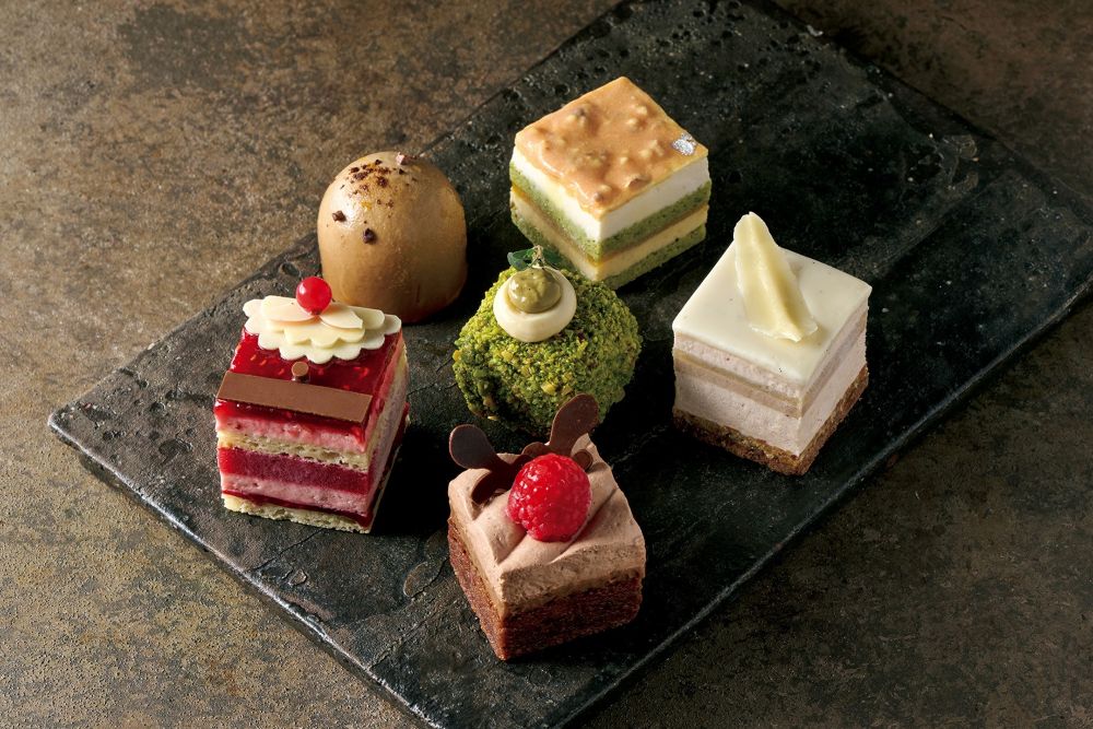 「BEYOND SWEETS」より販売する「ノエル プティ アソート」税込み5,001円（送料含む）