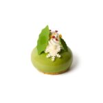 「抹茶とベリーのムース」税込み1,620円(テイクアウト)