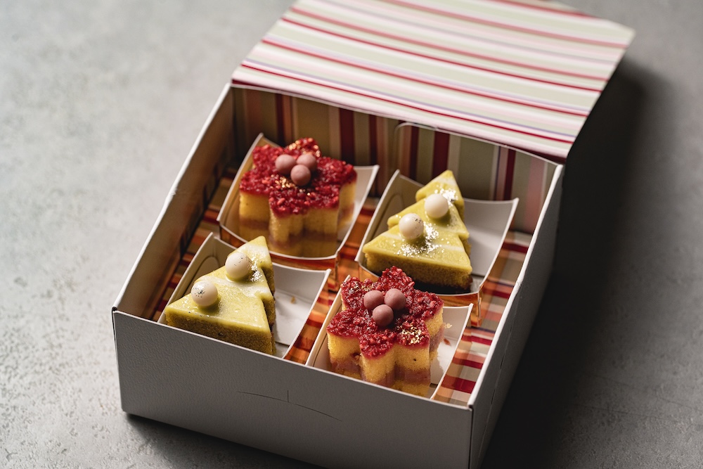 プチパウンドケーキ「プティフール~クリスマス~」4個入り・税込み1,080円