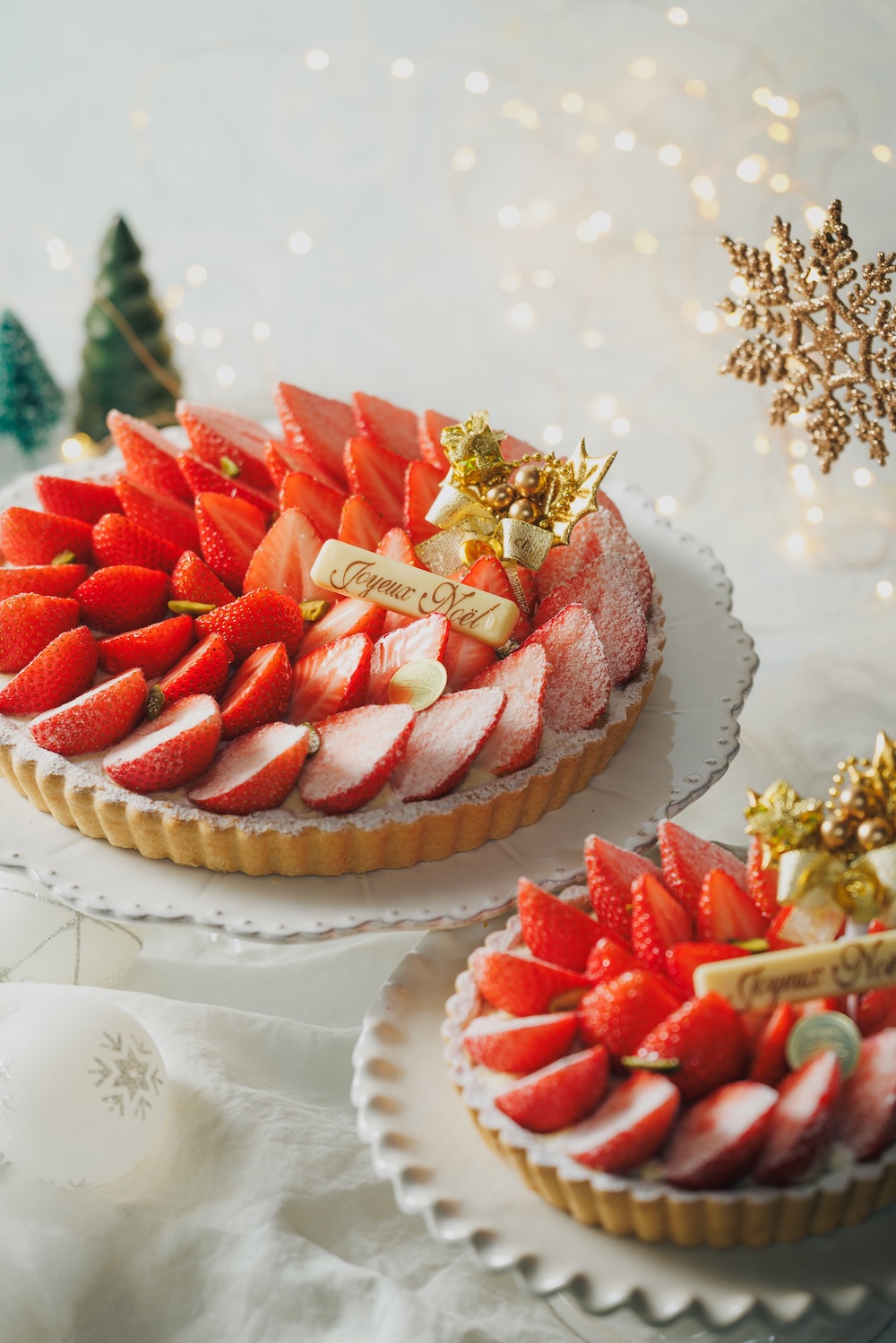 2サイズ展開される「苺のクリスマスタルト」税込み6,500円〜