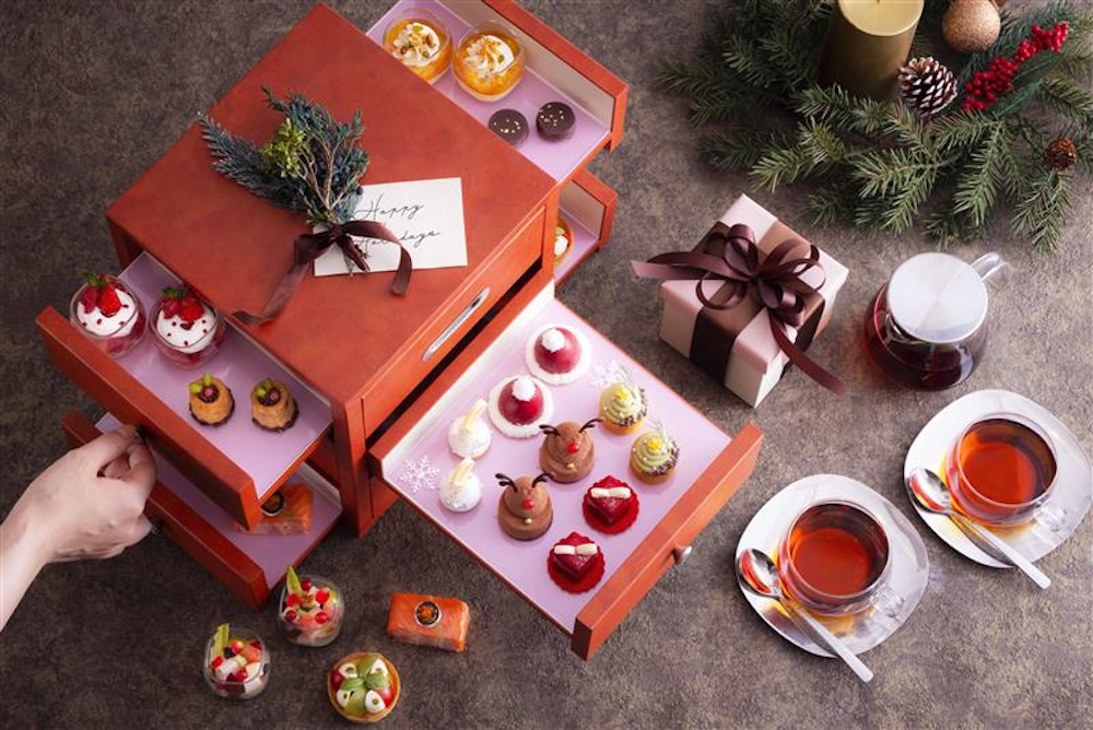 11月6日より展開される「アフタヌーンティーセット ～Christmas Gift Box～」税込み5,900円から（サービス料含む）