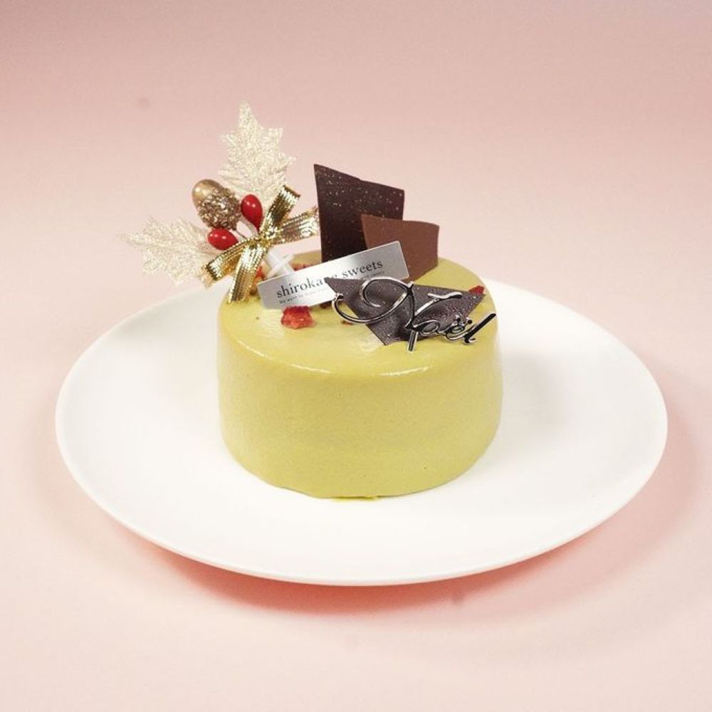 「shirokane sweets TOKYO」より販売する「白金ミロワール（ピスターシュ）クリスマススタイル」税込み3,219円（別途送料）