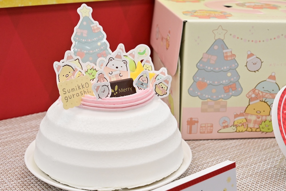 「すみっコぐらし　かざって楽しいクリスマスケーキ」税込み4,988円(C)2025 San-X Co., Ltd. All Rights Reserved.