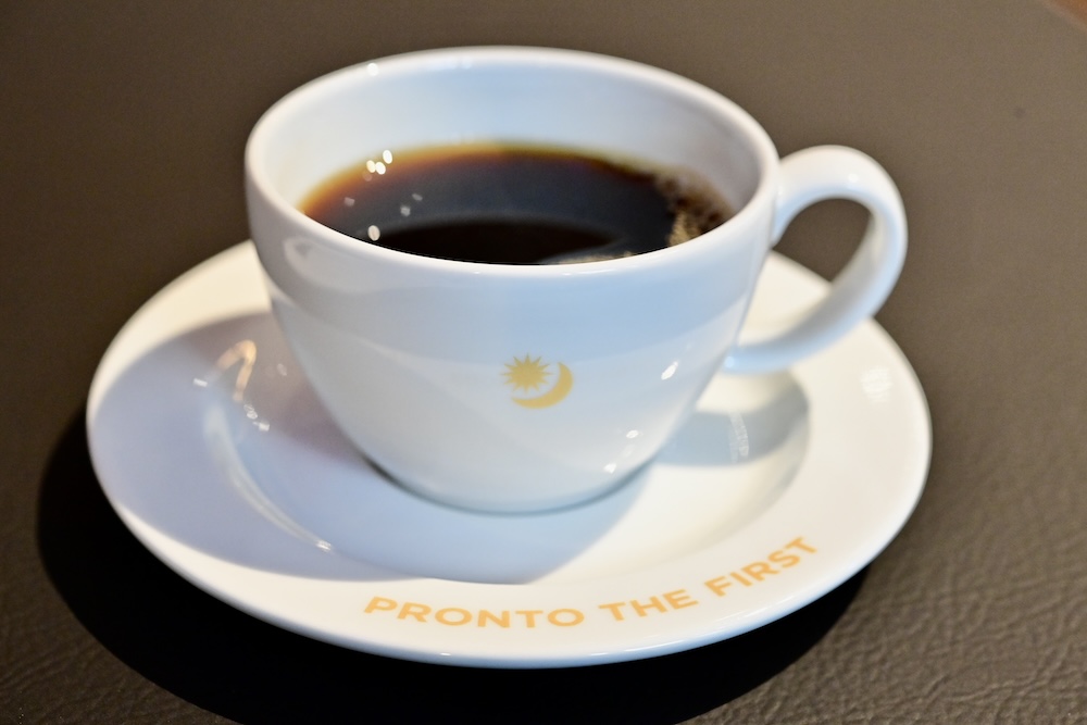 ホットコーヒー「ハウスブレンド」税込み825円