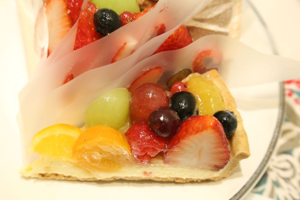 試食用の「色とりどりのフルーツリースタルト」イメージ