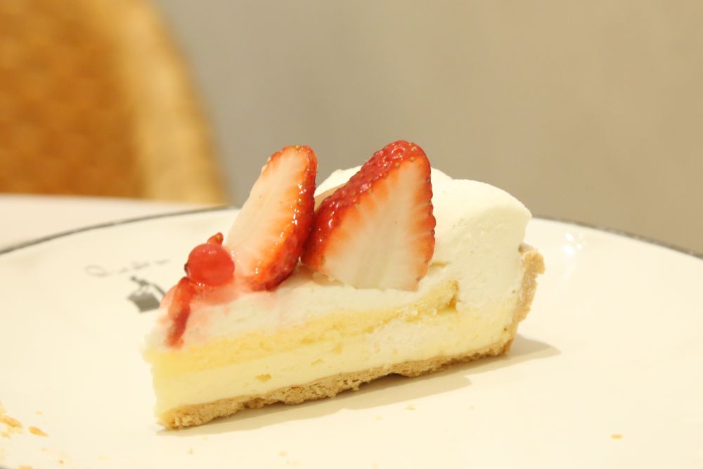 試食用の「ブルターニュ産”ル ガール”クリームチーズと赤いフルーツのタルト」イメージ