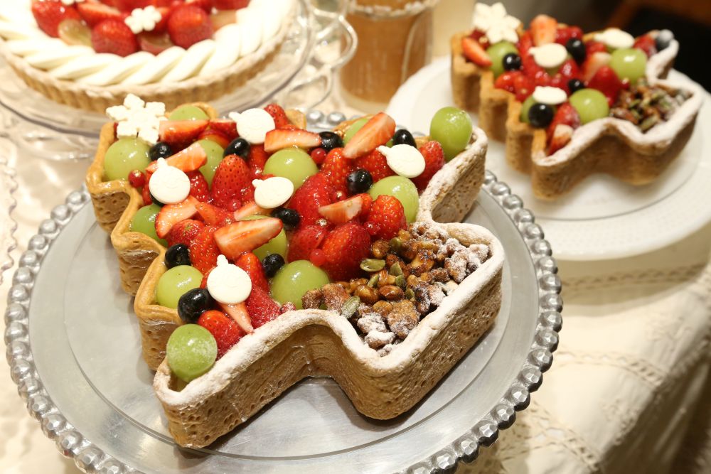 2サイズ展開の「~タルトプレミエ~クリスマスツリーのタルト」税込み11,998円から