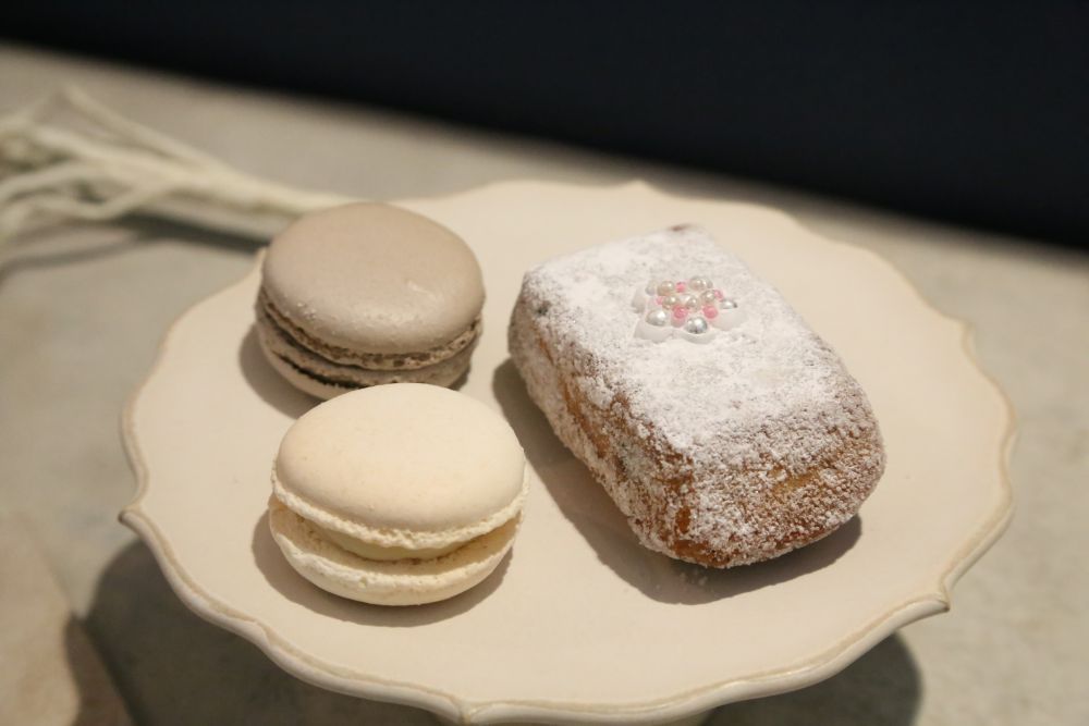 「シュトーレンとマカロン詰合わせ 冬仕立て」税込み2,800円（別途送料）