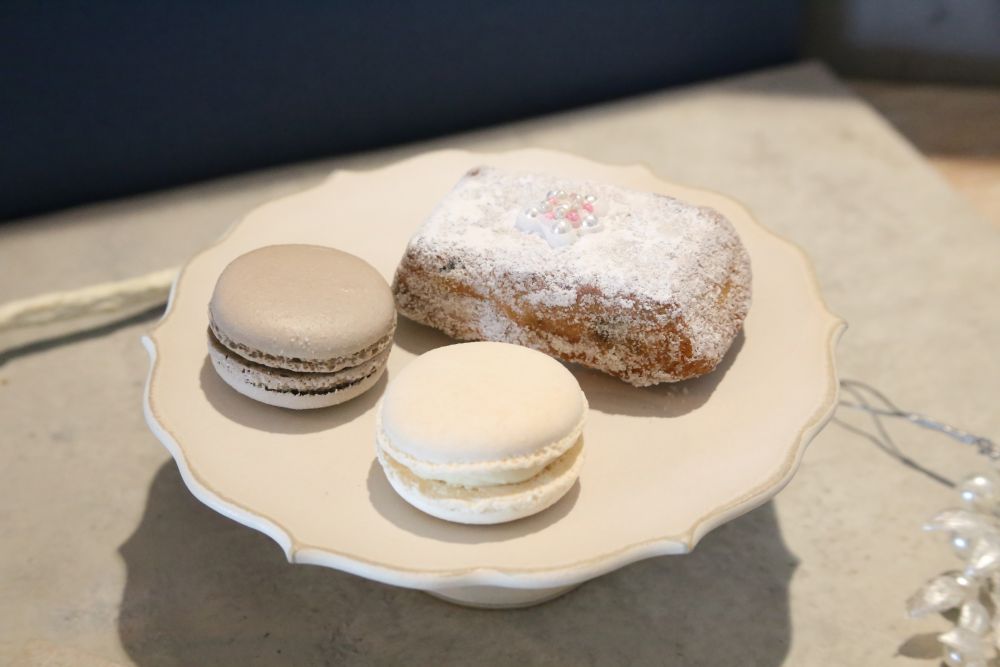 「シュトーレンとマカロン詰合わせ 冬仕立て」税込み2,800円（別途送料）