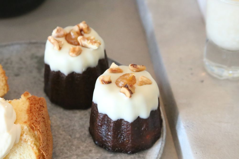 「甘酒米粉入りカヌレ」4個入り・税込み2,592円（別途送料）