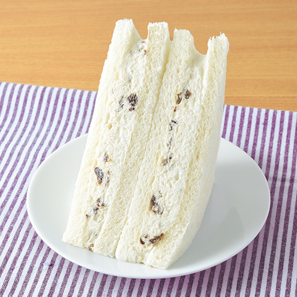 数量限定「ラムレーズンホイップサンド」税込み398円