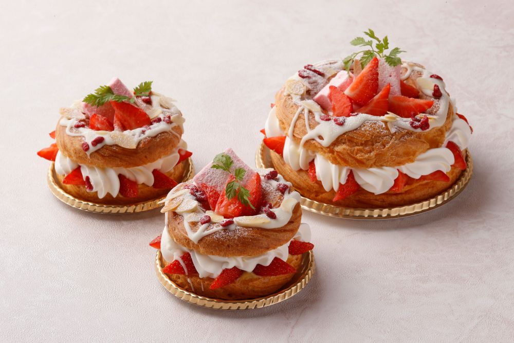 「パリブレスト 苺」Sサイズ・税込み1,026円、Lサイズ・税込み3,240円