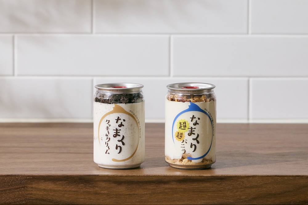 左から「クッキー&クリーム」、「超超バニラ」