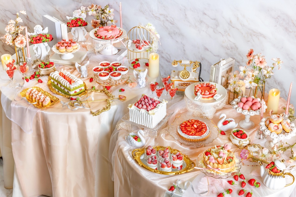 イチゴのスイーツビュッフェ「Strawberry Heaven~いちごに恋した天使の耽美~」イメージ