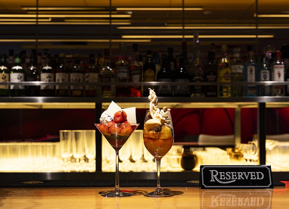 左から「スカーレット」、「ザ・エンペラー」