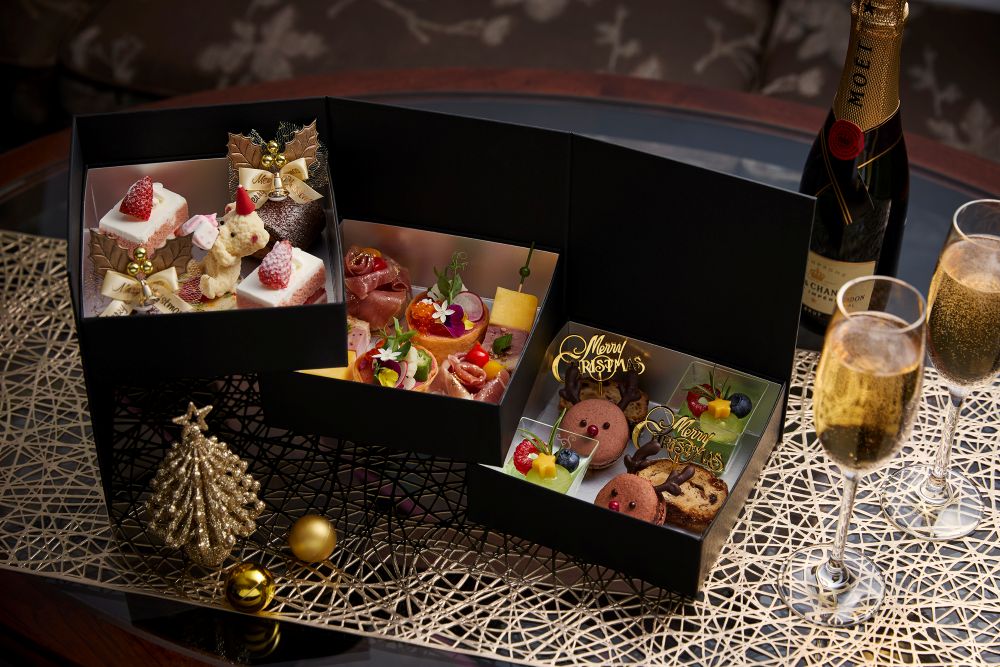 「CHIC Christmas Stay ~シェフ考案「セイボリー&スイーツの3段BOX」・シャンパン付~」税込み23,250円から(サービス料含む・別途東京都宿泊税)