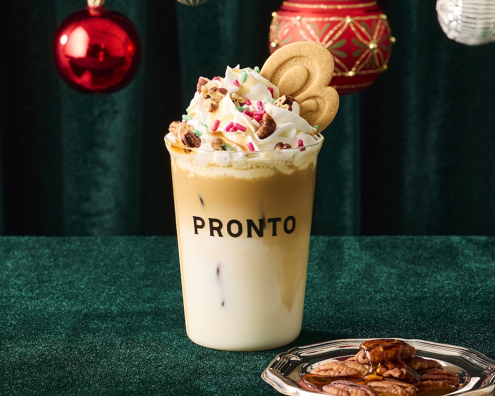 Pラテ「アイスメープルピーカンナッツラテ」Rサイズ・715円~、Lサイズ・803円~