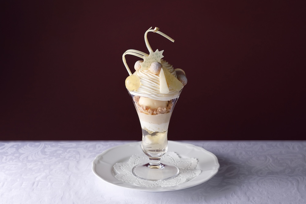 「レアチーズのホワイトクリスマスパフェ」イメージ