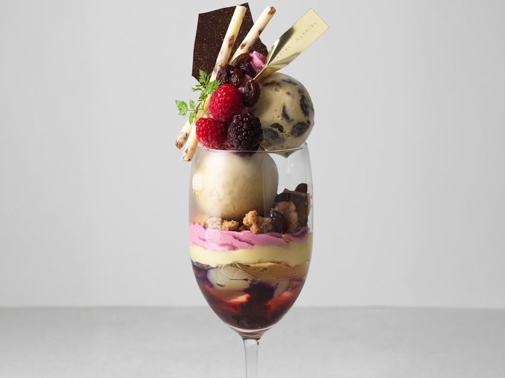 期間限定パフェ「ラムレザンマロン」イメージ