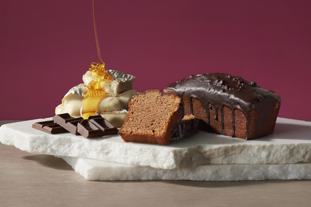 「パウンドケーキ〔ショコラ＆カマンベールwithハニー〕」イメージ