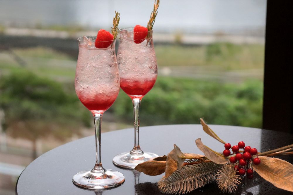 「赤い果実とホワイトチョコのハーモニー」イメージ