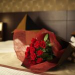 「鉄板焼きorルームサービスディナーとバラの花束でかなえるMerry Christmas!」税込み63m400円から(サービス料含む・別途東京都宿泊税)